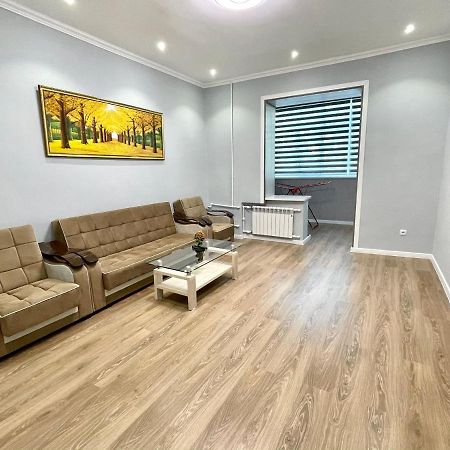 Amir Temur Apartment In Center After Renovation タシュケント エクステリア 写真