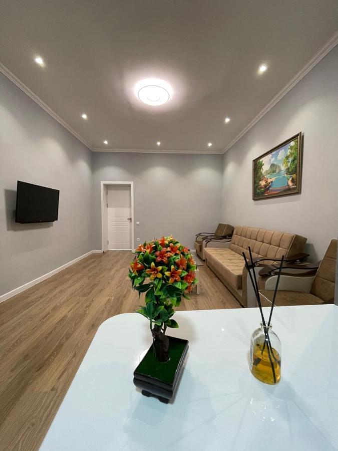 Amir Temur Apartment In Center After Renovation タシュケント エクステリア 写真
